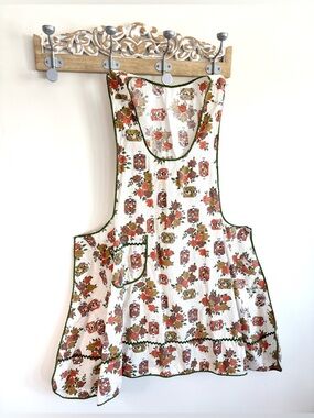 Vintage Handmade Full Apron Floral 1960s Print Over the Head Button Back